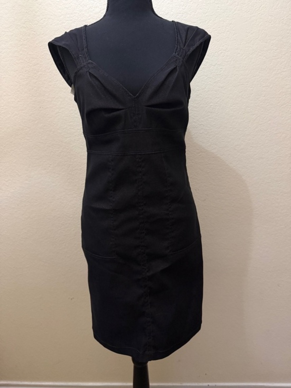 Sophisticated Black Cap-Sleeve Midi Dress